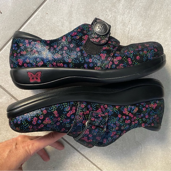 ALEGRIA Floral Slip On Clogs - Classic - Picture 6 of 15